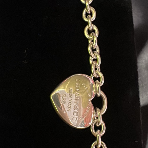 T & Co. Sterling Silver Heart Charm Bracelet - Picture 8 of 9